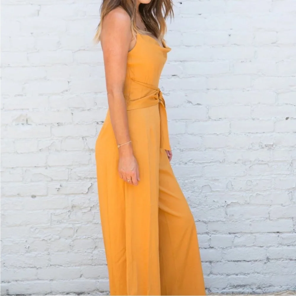 🍊NWT Women’s MINKPINK Orange Belted Cross-back Jumpsuit 🍊 - Picture 4 of 9
